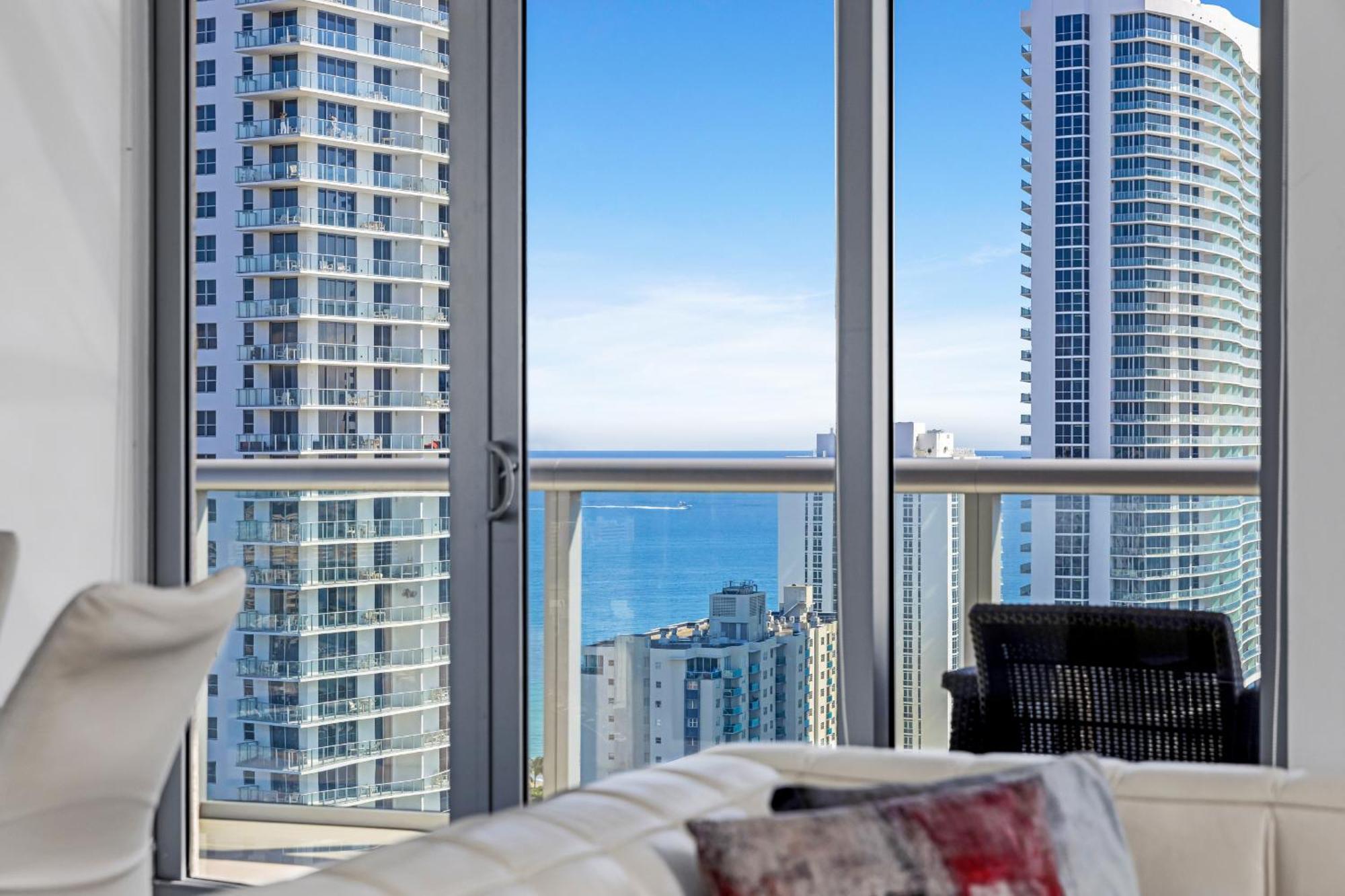 Resort-Style Living With Direct Ocean Views - 3Br Beauty Hallandale Beach Ngoại thất bức ảnh